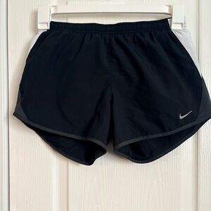 Nike Dri-FIT Tempo Running Shorts small